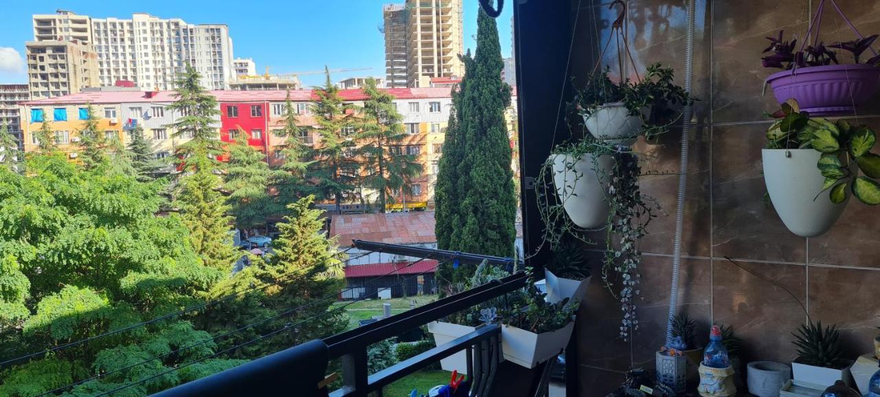Comfortable Apartment In Батумі Екстер'єр фото